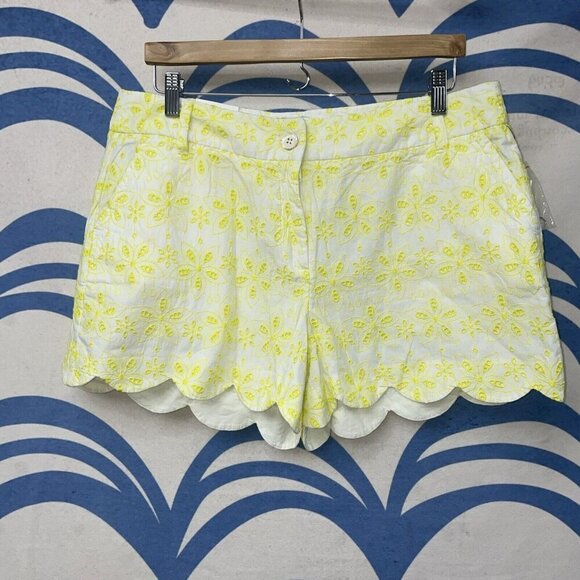 NWT Crown and Ivy Women’s Sz 14 Shelby Chino Scallop White Yellow Eyelet Shorts - Picture 1 of 6